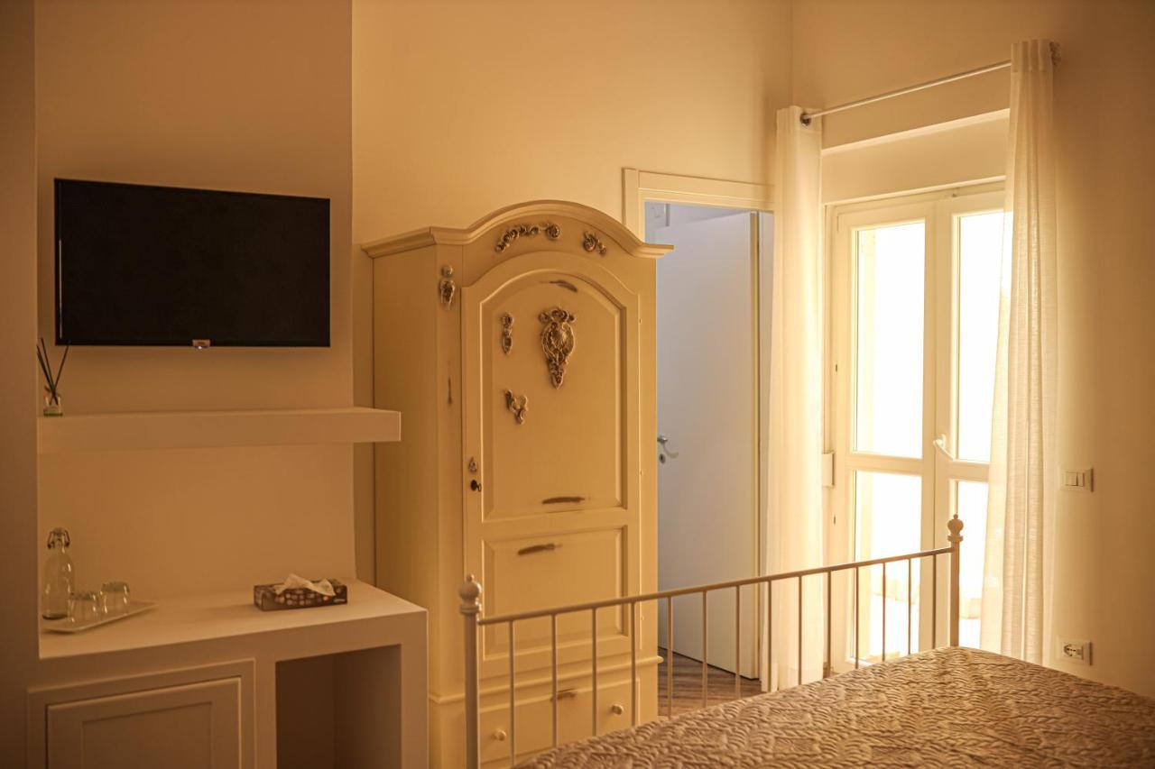 B&B La Fenice Suite Salerno Exteriör bild